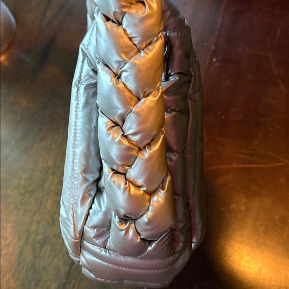 THINK ROYLN the “Kelsie” bag in silver! - Picture 5 of 8